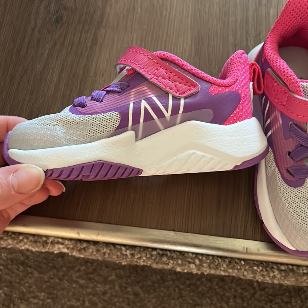 New Balance toddler race run v2 in pink/grey/purple never worn